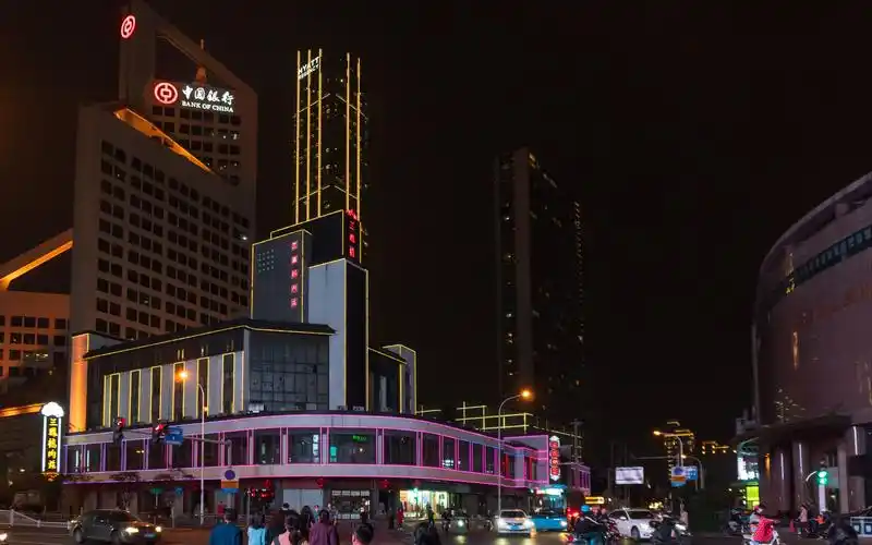 城市漫步4k超清夜晚第一视角漫步无锡崇宁路网红美食店集聚地