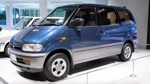 90年代国内豪华面包车的代表尼桑万利特巴宁