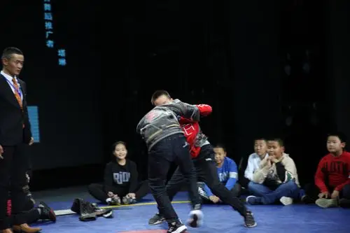 体验"非遗文化"——小学生搏克联赛_比赛
