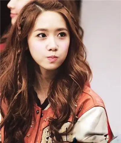 林允儿发型名字中长发甜美清新少女感十足