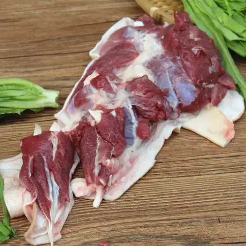 羊肉带皮500g无骨新鲜现杀农家放养山羊剔骨生羊肉
