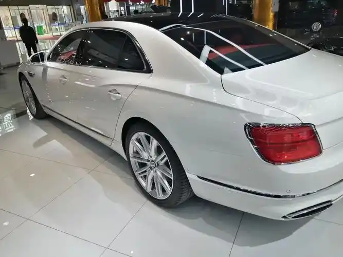 20款宾利欧陆gt白色提车多少钱 可预订提车 销售全国各地