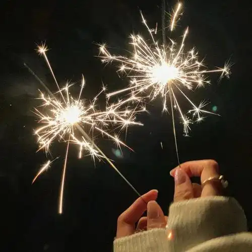 但今年完全不一样了,今年我不回家"个性朋友圈背景