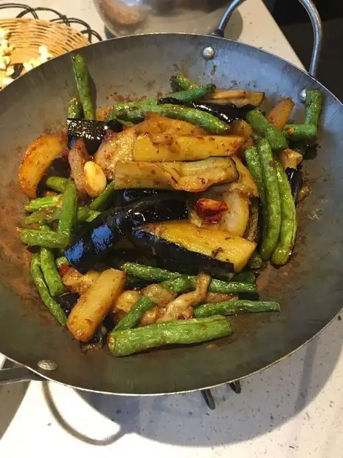 地三鲜干锅-老土灶(京华城店)-美团