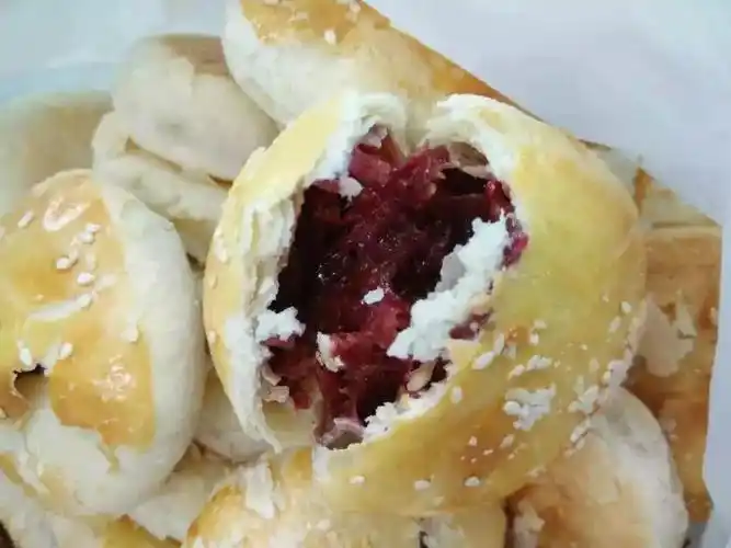 data-id="gnwwz186oj">昆明滇八件即"双塔牌"滇八件,是昆明市向阳糕点