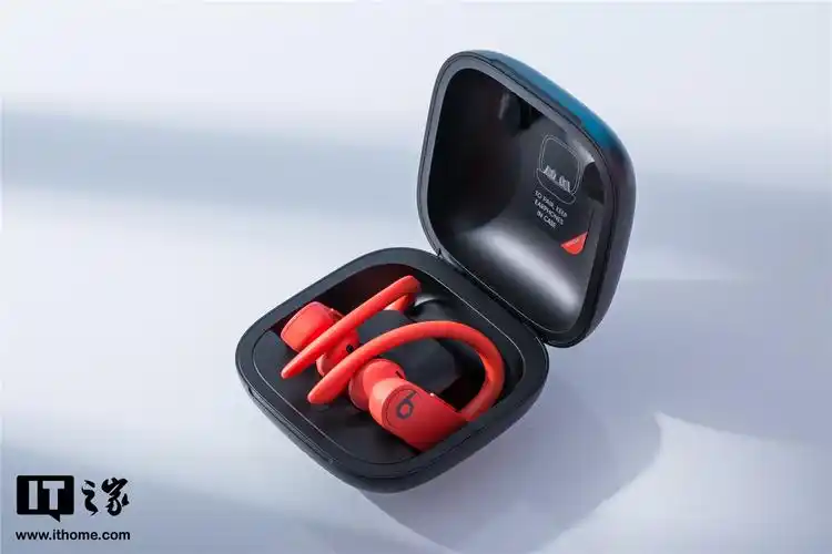it之家开箱苹果powerbeatspro熔岩红图赏