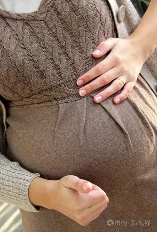 美丽的孕妇肚子照片-正版商用图片1c2cil-摄图新视界