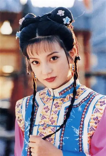 赵薇为什么光晒女儿不晒继子?