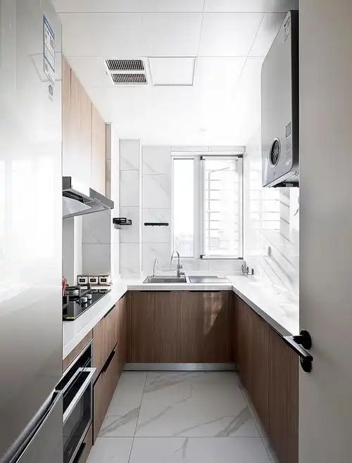 两居室现代简约厨房装修实景图片欣赏-小户型厨房实木橱柜装修设计