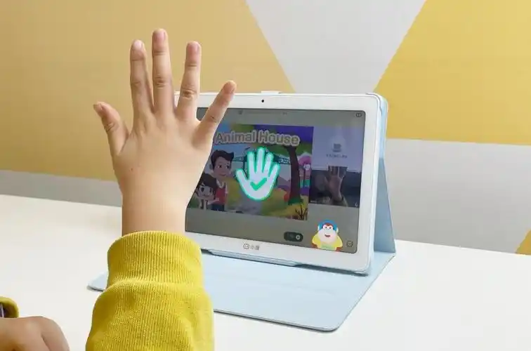 (51talk小度智能平板定制版支持手势识别交互)