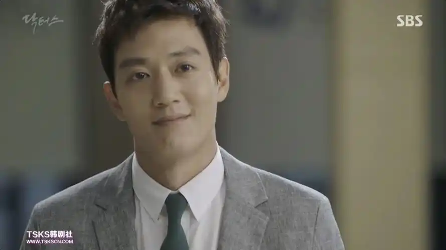 如何评价韩剧doctors中金来沅的角色洪志弘?