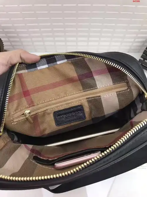 巴宝莉burberry 男士斜挎包