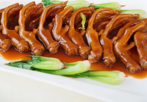 卤鹅掌另加 卤鹅掌做的最好吃,非常的入味,而且很烂,个人很喜欢.