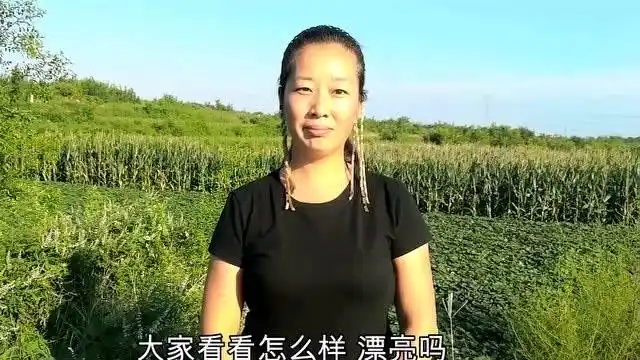 犟媳妇跟公爹去干活,公公二话不说直接把红薯蔓扯断了,这是为啥