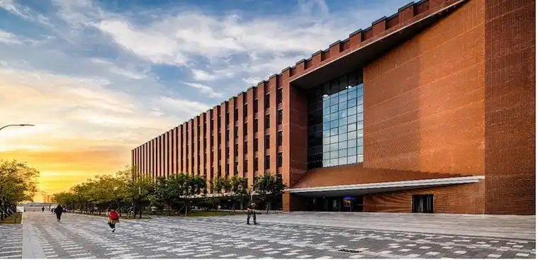 中科设计完成的东北大学浑南校区1号教学楼再获殊荣斩获中国勘查设计