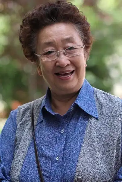 赵玲琪老师在1971年的时候加入哈尔滨话剧院,后进入中央戏剧学院进修