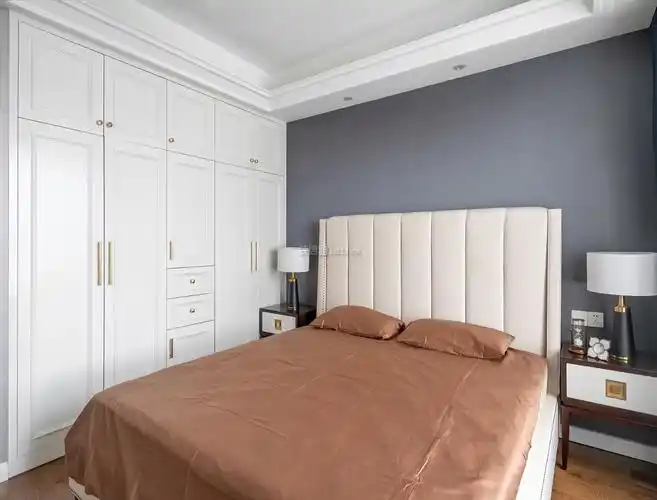 三室一厅一厨一卫欧式卧室入墙衣柜图片_装信通网效果图