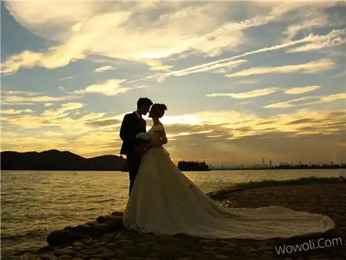 武汉婚纱摄影——东湖秋天的落雁岛有种独特的味道,尤其是夕阳西下时