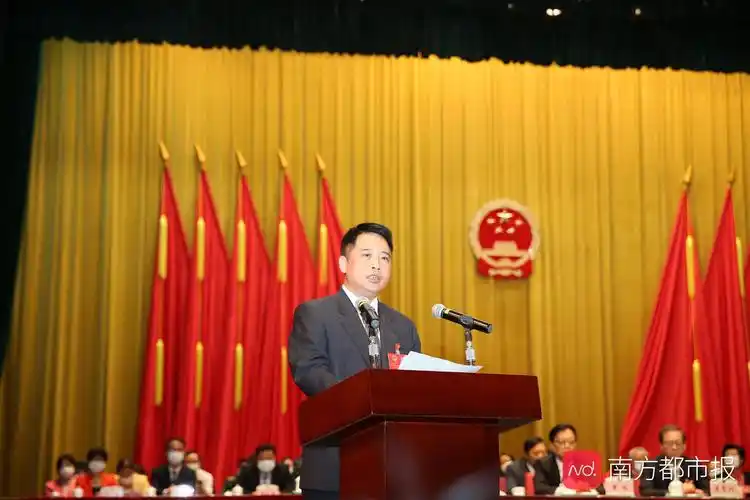 全票当选珠海市市长黄志豪建设法治效率廉洁的政府