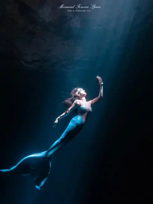 白龙洞的美人鱼