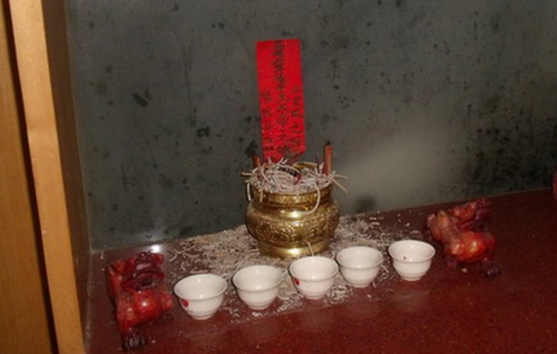 香炉里面的香灰满了要怎么处理?