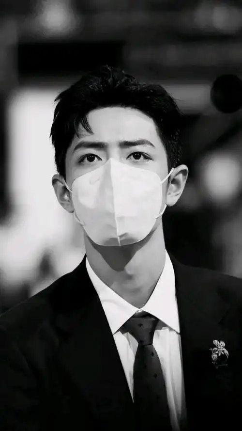 肖战戴口罩好绝,口罩也挡不住的帅气-度小视