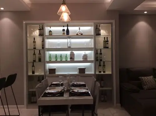 80平简约装修酒柜设计