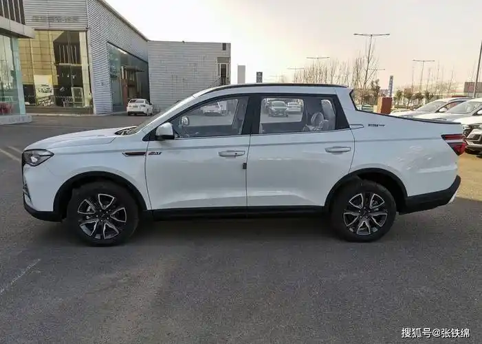中国重汽首款皮卡上市20t8at才1158万吉利远程要失眠了