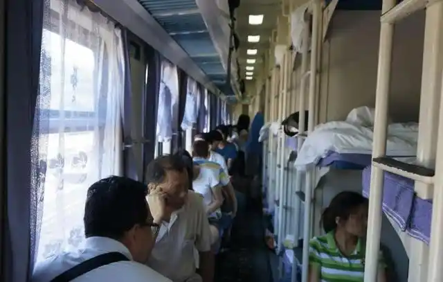 火车卧铺为啥不分男女,要混住?听听工作人员怎么说!