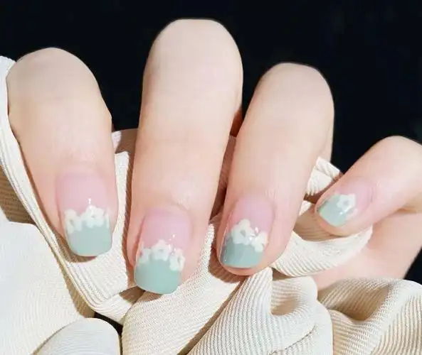 简介:温柔可爱花朵美甲最新款式图片:绿色真的巨小清新