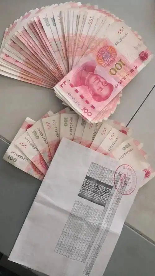 2021年1月30日,高邮市公安局珠湖派出所内发生了这样温馨的一幕,宋老