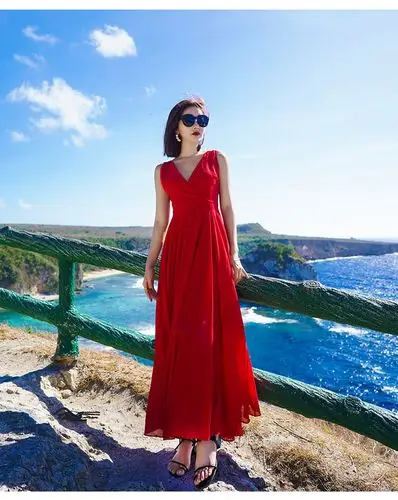 沙滩红色连衣裙女夏2020流行雪纺露背吊带裙抖音超仙长裙