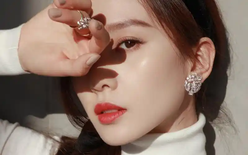 刘诗诗甜美写真图片-美女壁纸-高清美女图片-第4图-娟娟壁纸