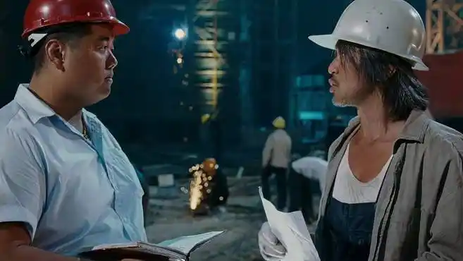 长江七号:小狄考试一百分,星爷跟同事炫耀,却被包工头一眼看穿-影视综