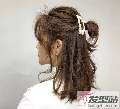 半丸子头扎法大全 半披发半扎发简单又减龄_发型站_最新流行发型设计