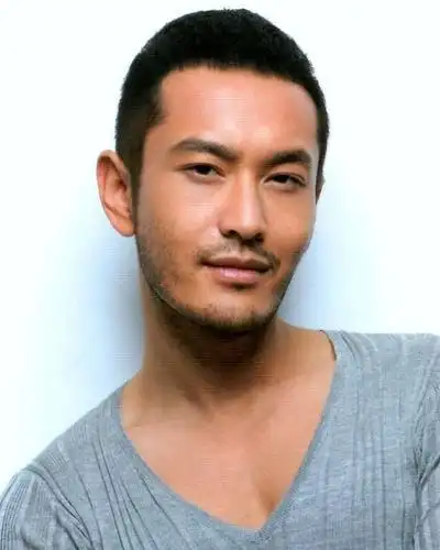 锅盖齐刘海短发造型让黄晓明变得萌萌哒.