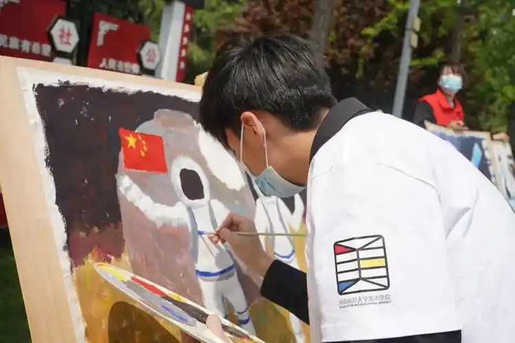 刷爆朋友圈100人手绘100幅红色经典瞬间