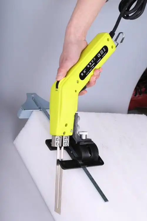 电热切割刀配合辅助斜切器