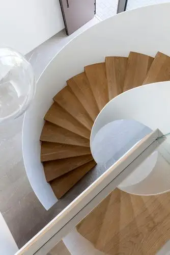 二层看旋转楼梯