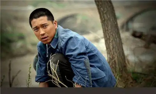 2012年在《金太郎的幸福生活》中饰演的专情好男人"金亮"更为广大观众