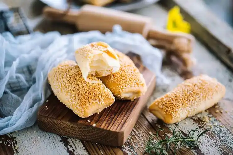 街头小吃数它香,闻着就流口水,家里面有面粉,自己动手做吧_面团_时间