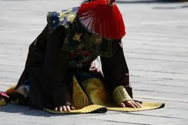 拜菩萨有什么讲究,拜菩萨的有什么规矩啊(俗语"叩三别叩四)