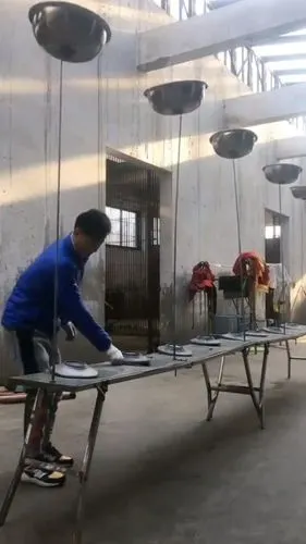 果然是高手在民间,眼前这一幕震惊了,这转盘子的技子我服了281