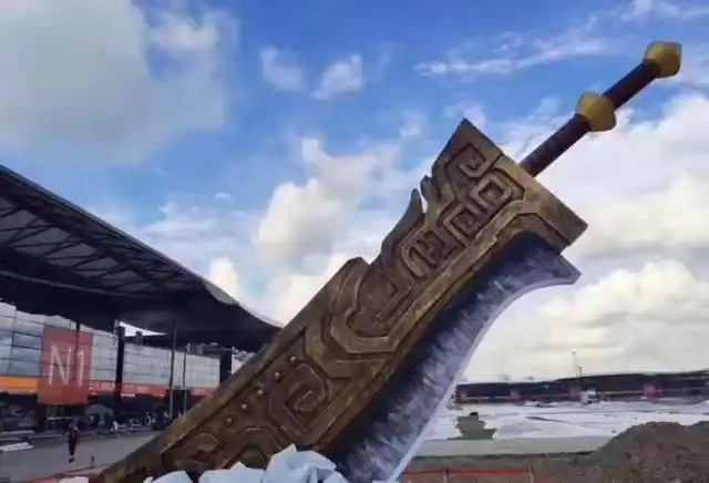 为什么谢逊的屠龙刀大家敢抢,但没人抢灭绝的倚天剑?原来这诱惑