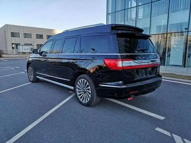 林肯领袖一号六座商务车高端suv的巅峰对决