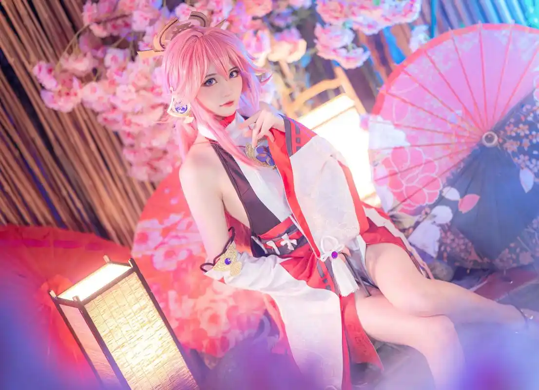 小姐姐cosplay的八重神子太美了,诱惑力满分,我承认我为她沦陷了