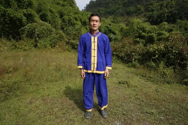 贵州贵阳苗族男子服饰1