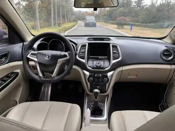 长安 逸动  2013款 1.6l 手动精英型 国v图片