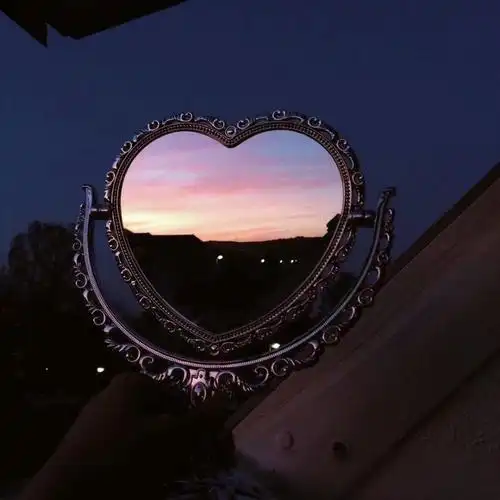 微丧女生背景图:我想花一辈子学语文,去形容怎样爱一个人