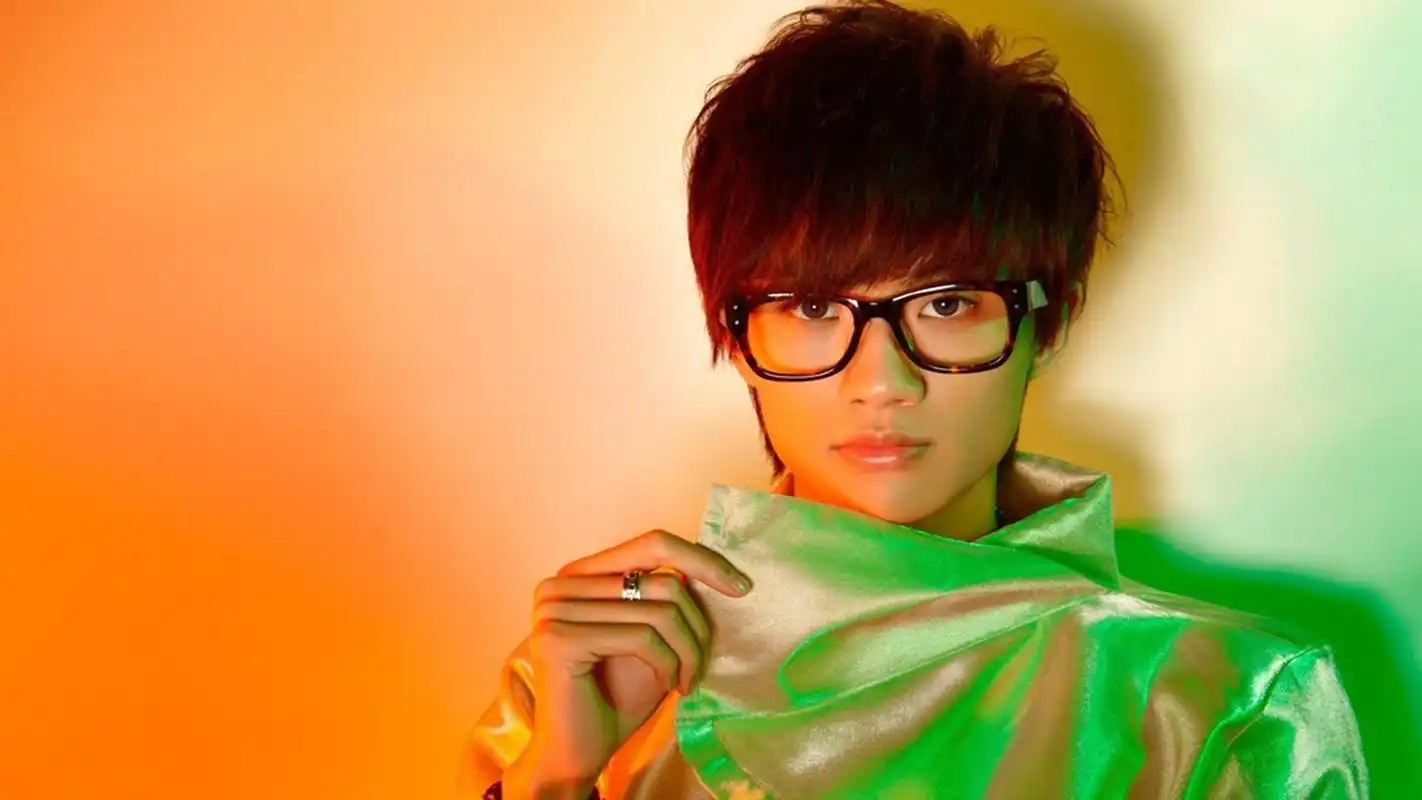 许嵩帅气迷人图片桌面壁纸